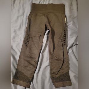 Gymshark Energy Seamless Size Small Cropped Leggings Black High Rise